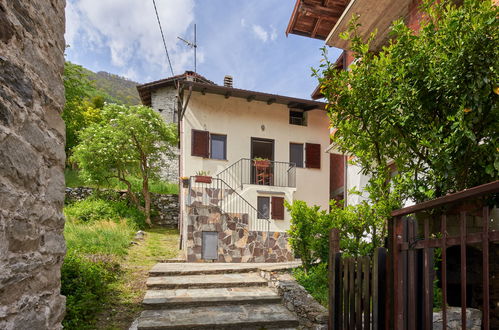 Foto 1 - Casa con 1 camera da letto a Sorico con giardino e vista sulle montagne