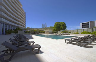 Foto 2 - Apartamento de 1 habitación en Portimão con piscina y vistas al mar