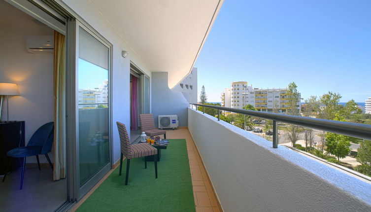 Foto 1 - Apartamento de 1 habitación en Portimão con piscina y vistas al mar