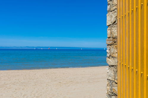 Foto 5 - Apartment mit 2 Schlafzimmern in San Vincenzo mit blick aufs meer