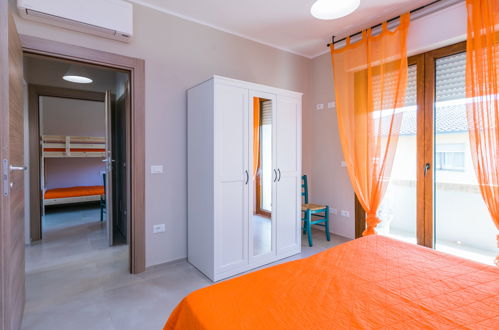 Foto 18 - Apartamento de 2 habitaciones en San Vincenzo con vistas al mar