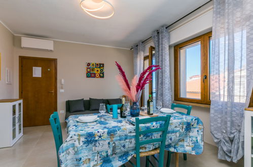 Foto 13 - Appartamento con 2 camere da letto a San Vincenzo con vista mare