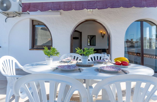 3 bedroom Apartment in Castelló d'Empúries with swimming pool and garden - Photo 28