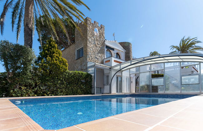 3 bedroom Apartment in Castelló d'Empúries with swimming pool and garden - Photo 36