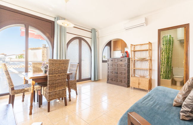 3 bedroom Apartment in Castelló d'Empúries with swimming pool and garden - Photo 6