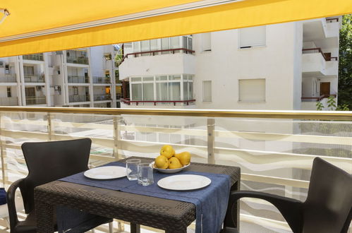 Photo 15 - 1 bedroom Apartment in Salou with swimming pool and terrace