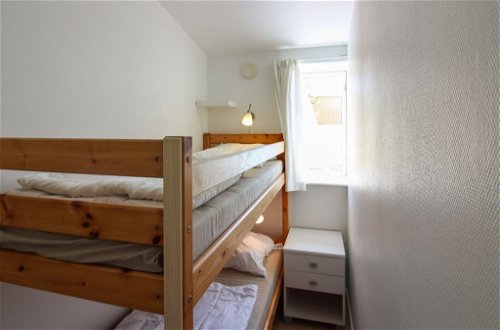 Foto 9 - Appartamento con 2 camere da letto a Gudhjem con piscina