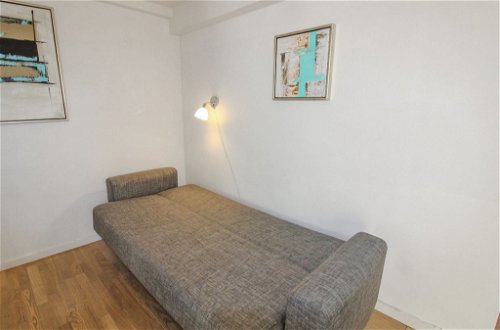Foto 11 - Appartamento con 2 camere da letto a Gudhjem con piscina