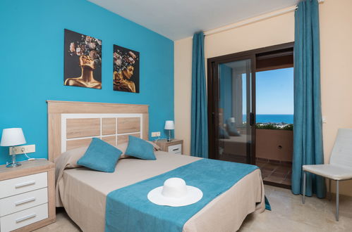 Foto 4 - Appartamento con 2 camere da letto a Manilva con piscina e vista mare