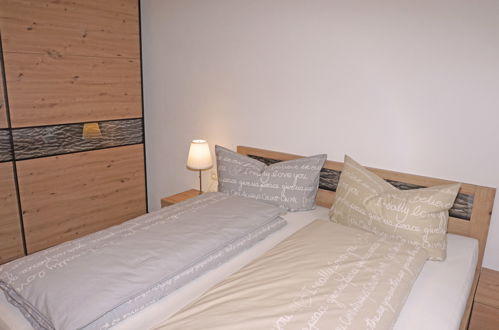 Foto 15 - Appartamento con 2 camere da letto a Fließ con vista sulle montagne