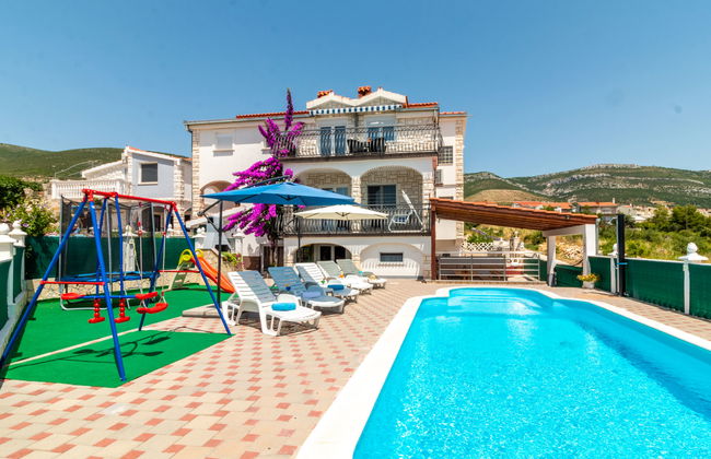 Casa de 8 quartos em Kaštela com piscina privada e terraço - Foto 1