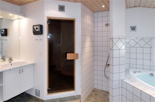 Foto 20 - Casa de 4 quartos em Aakirkeby com terraço e sauna