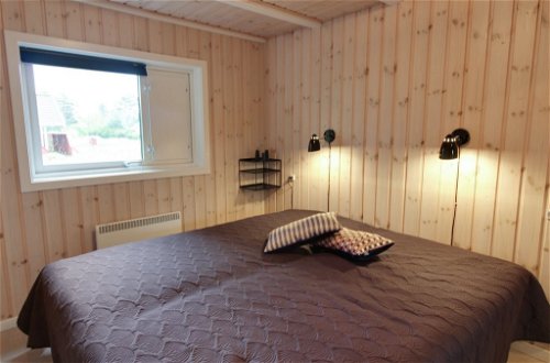 Foto 16 - Casa de 4 habitaciones en Aakirkeby con terraza y sauna