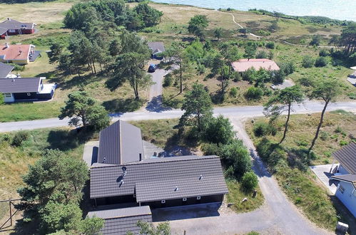 Photo 2 - Maison de 4 chambres à Aakirkeby avec terrasse et sauna