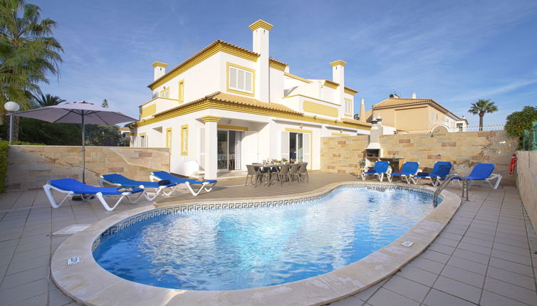 Photo 1 - Maison de 4 chambres à Albufeira avec piscine privée et vues à la mer