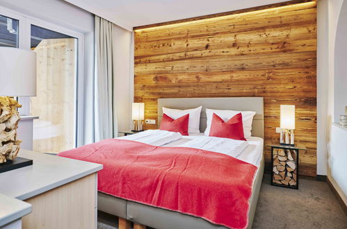 Foto 6 - Appartamento con 3 camere da letto a Saalbach-Hinterglemm con sauna e vasca idromassaggio