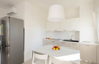 Foto 3 - Apartamento de 2 quartos em Lignano Sabbiadoro com vistas do mar