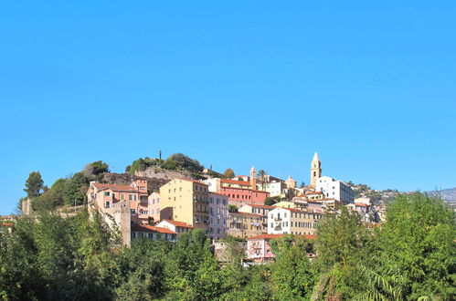 Photo 20 - 2 bedroom Apartment in Ventimiglia with garden and terrace