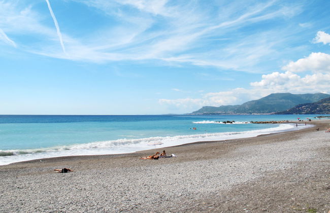 Apartamento de 2 quartos em Ventimiglia com piscina privada e jardim - Foto 30