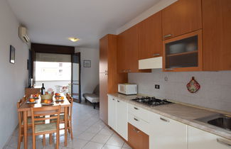 Photo 2 - 2 bedroom Apartment in Rosolina with swimming pool and terrace