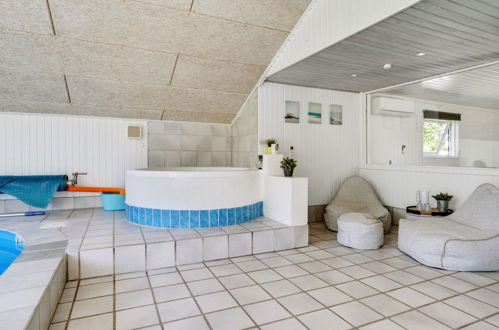 Foto 17 - Casa de 4 quartos em Storvorde com piscina privada e terraço