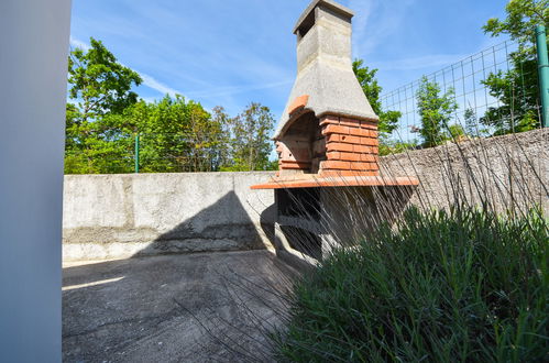 Foto 21 - Appartamento con 2 camere da letto a Jasenice con giardino e terrazza