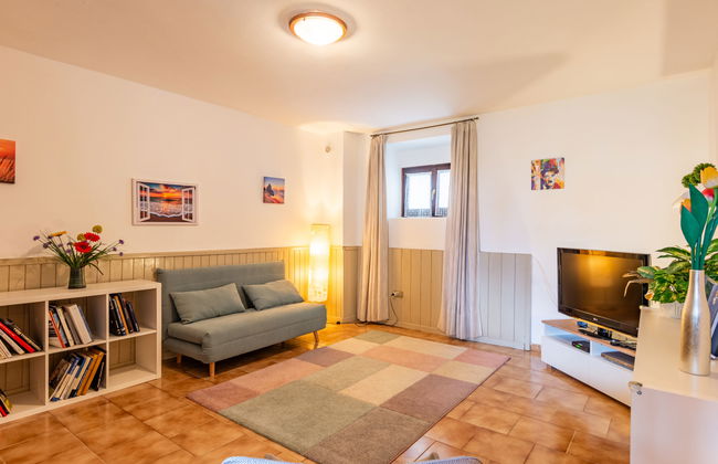 2 bedroom Apartment in Colico with garden and terrace - Photo 1