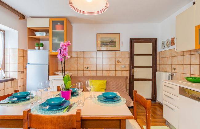2 bedroom Apartment in Colico with garden and terrace - Photo 10
