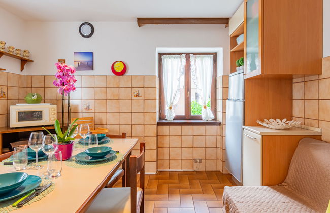 2 bedroom Apartment in Colico with garden and terrace - Photo 11