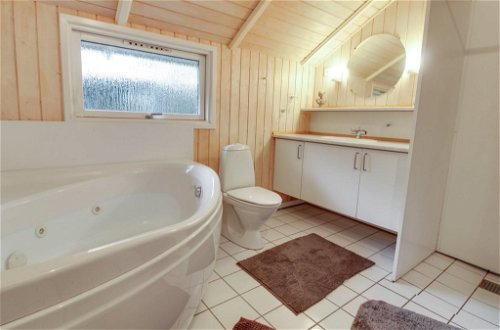 Photo 11 - Maison de 3 chambres à Oksbøl avec terrasse et sauna