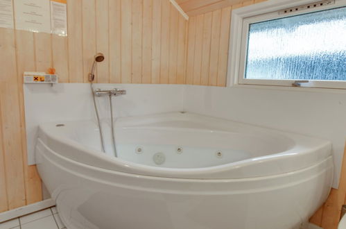 Photo 13 - Maison de 3 chambres à Oksbøl avec terrasse et sauna