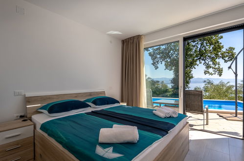 Foto 30 - Casa con 4 camere da letto a Opatija con piscina privata e giardino