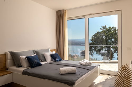 Foto 20 - Casa con 4 camere da letto a Opatija con piscina privata e vista mare