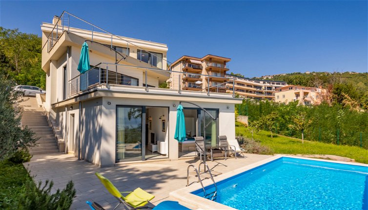 Foto 1 - Casa de 4 quartos em Opatija com piscina privada e vistas do mar
