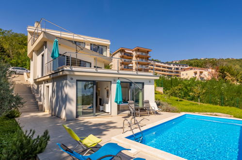 Foto 1 - Casa de 4 habitaciones en Opatija con piscina privada y vistas al mar