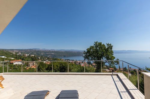 Photo 5 - Maison de 4 chambres à Opatija avec piscine privée et vues à la mer