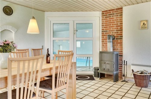 Photo 10 - 5 bedroom House in Blåvand with private pool and terrace