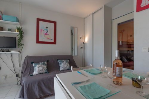 Foto 8 - Apartamento de 1 habitación en La Grande-Motte con piscina y vistas al mar