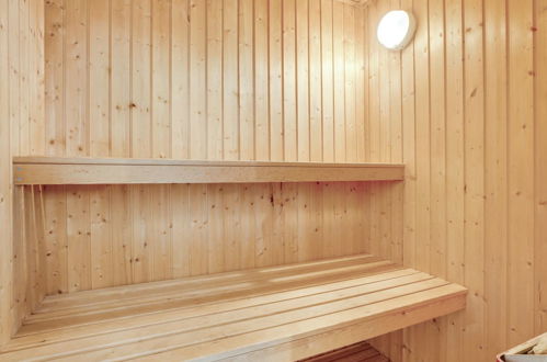 Foto 11 - Casa de 4 quartos em Klitmøller com piscina privada e sauna