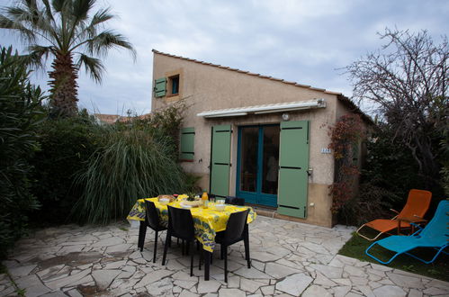 Foto 15 - Casa de 2 quartos em Le Lavandou com piscina e vistas do mar