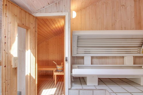 Foto 14 - Casa de 3 quartos em Nexø com terraço e sauna