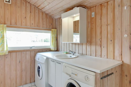 Foto 16 - Casa de 4 quartos em Løkken com piscina privada e terraço