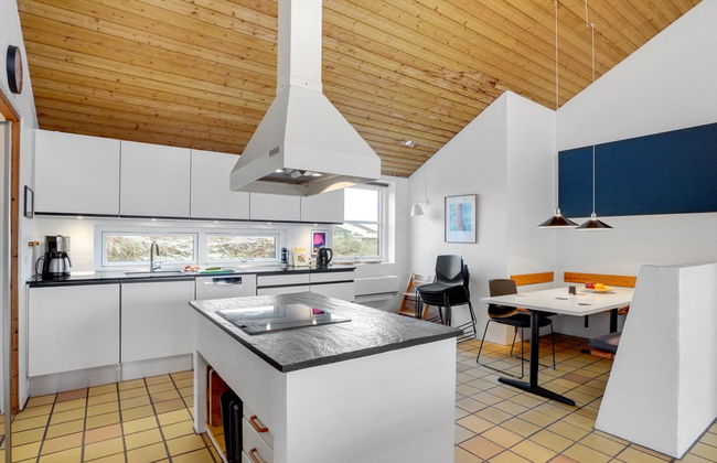 Casa de 4 quartos em Klitmøller com piscina privada e terraço - Foto 35