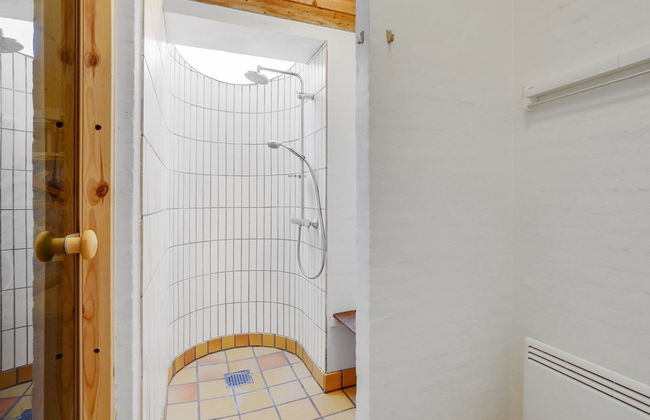 Casa de 4 quartos em Klitmøller com piscina privada e terraço - Foto 30