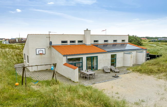 Casa de 4 quartos em Klitmøller com piscina privada e terraço - Foto 1