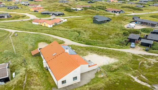 Casa de 4 quartos em Klitmøller com piscina privada e terraço - Foto 5