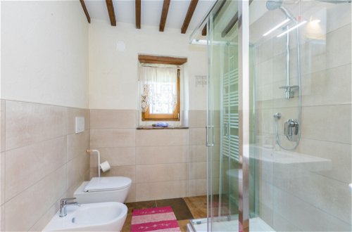 Foto 15 - Apartment mit 1 Schlafzimmer in Bucine mit schwimmbad und garten