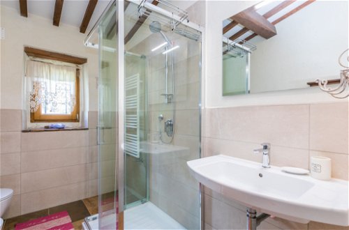 Foto 18 - Apartment mit 1 Schlafzimmer in Bucine mit schwimmbad und garten