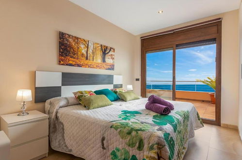 Foto 8 - Casa con 6 camere da letto a Lloret de Mar con piscina privata e vista mare