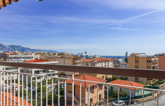 Photo 1 - 2 bedroom Apartment in Roquebrune-Cap-Martin with terrace